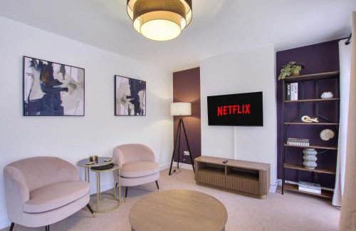 Comfy & Stylish 3 Bed House with Off Street Parking, Netflix and Wi-Fi - Foto 2