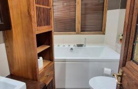 Traditional Victorian West End Apartment - Photo 10