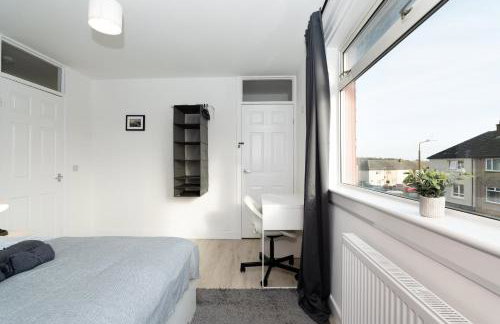 4Bed-House-2Bath-Free Parking-by Holiday Homes - Foto 29