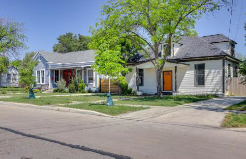1 Mi to Dtwn San Antonio Sleek Bungalow with Yard! - Foto 34