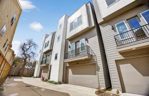 Urban EaDo Retreat - 3BR Townhome w Deck - Foto 18