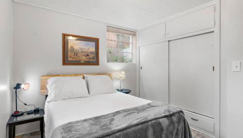 Cozy Holiday Hideaway King Bed Free Parking - Foto 3