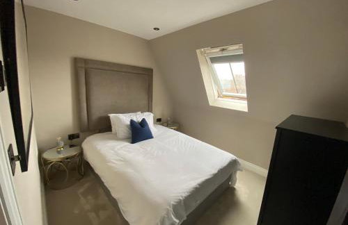 Beautiful Penthouse in centre of Winchester - Photo 9