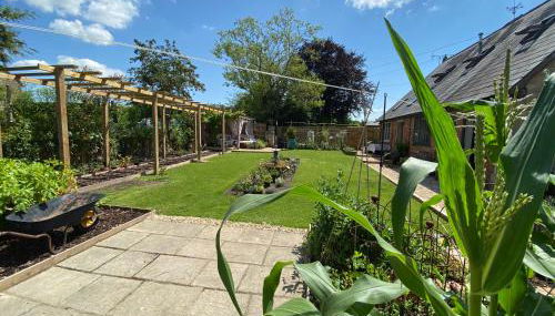 Eclectic Barn - Pergola & Dog-Friendly Garden - Foto 3, Garden, Garden view