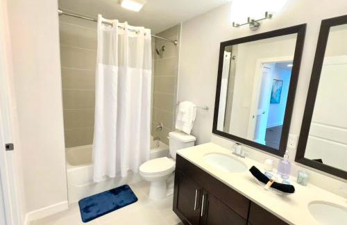 Skyline Retreat Penthouse, Top Floor, Year round Pool, City View! - Foto 23