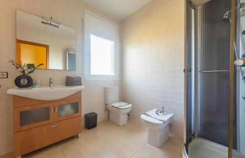 Villa Sitges Ilusión 15 minutes by car from Sitges Sleeps 16 people XXL swimming pool - Foto 43