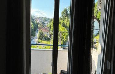 Modern & Charming - Free Private Parking - Foto 33