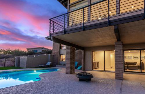 3BR Retreat with Heated Pool, BBQ and Mountain Views - Foto 14