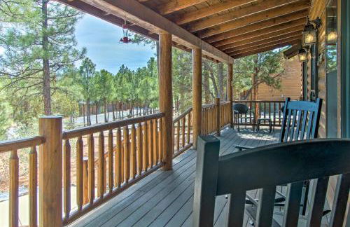 3 Mi to Dtwn Show Low Retreat with 2 Decks - Photo 1