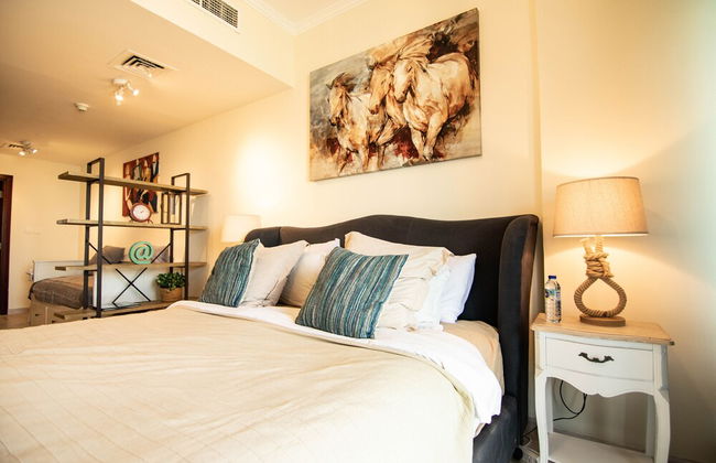 Lux BnB I X1 Tower I Golf Course & Sea Views - Photo 5