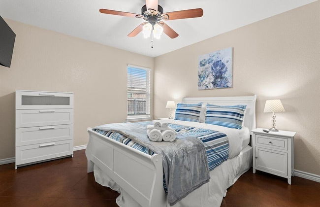 Spacious 3BR Home in Amazing Location - Photo 13