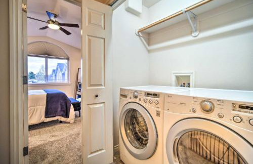 Sleek Escape with Balcony Less Than 1 Mi to 5th Avenue! - Photo 23