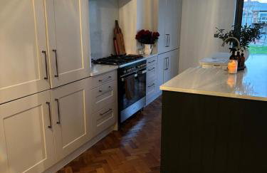 Beautiful large family home 5 bedrooms,3 bathrooms - Foto 3