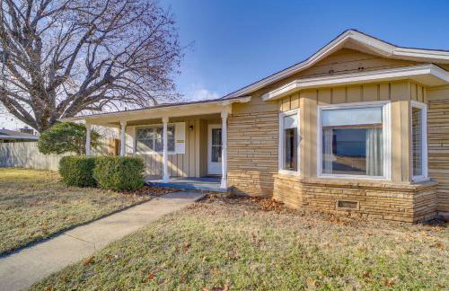 Tulsa Home with Yard 5 Mi to Downtown! - Photo 3