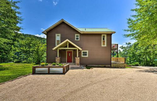 Renovated Home w/ Private Dock on Watauga Lake - Photo 33