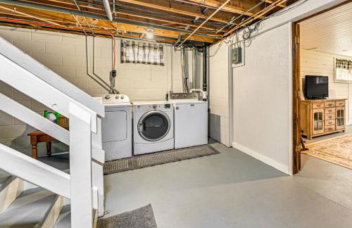 Newcomb Retreat with Mountain Views and Fire Pit! - Foto 22