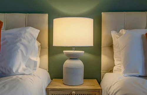 Stylish Apartment with Balcony, Free Parking, Fast Wifi and Smart TV with Sky and Netflix by Yoko Property - Foto 3