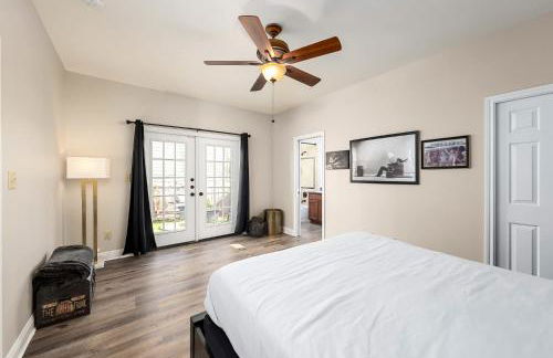 Upstay East Austin Retreat w Yard - 5min to Downtown - Foto 18