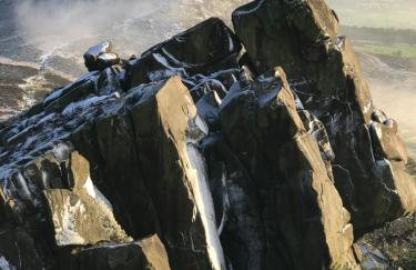 Pine cottage with private hot tub - Photo 22