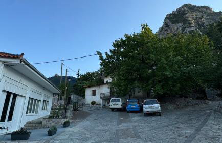 Το ΦΑΡΑΓΓΙ Του ΠΑΡΝΑΣΣΟΥ - Foto 20