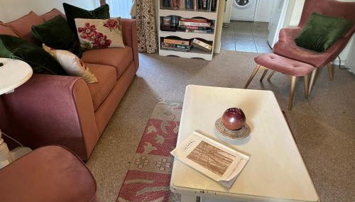 2 bedroomed cottage near quay - Foto 3