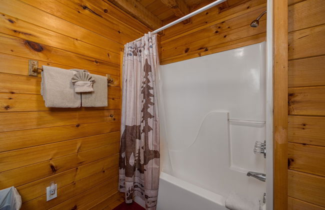 Hidden Hideaway 2 Bedroom Cabin by RedAwning - Foto 18