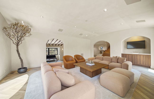 Bella Villa - Photo 18