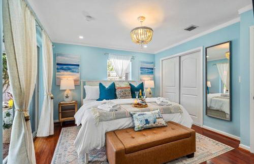 Chic 4BR Htd Pool, 5 min to beach, PAC-MAN, Games - Foto 6