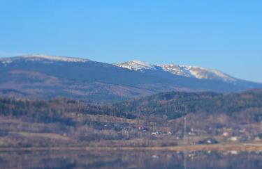 Lake Chwil widok na zalew i góry - Foto 14