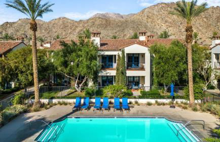 LV020 Upgraded LV Studio with a Private Balcony - Photo 13