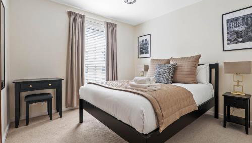 Central 2BR Park Royal Apartment with Balcony and Parking - Foto 4