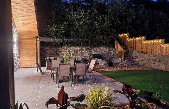 4 Bed Villa Sleeps 8 -private Terrace-free Parking - Foto 24