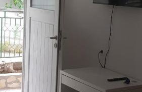 Babaloo Beach Apartments - Photo 35