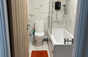 1 Bedroom Flat - Manchester Airport Apartment - 7 mins to MAN - Staycations & Business stays! - Foto 15