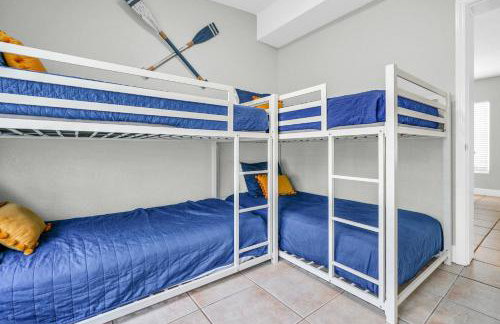 Two Homes, Private Pool, Game Room & Steps to the Beach - Foto 10