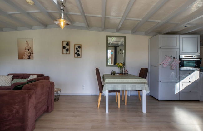 Romantic Holiday Home With Garden - Foto 14