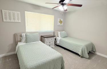 Cozy Retreat near DFW Airport - Entire Home - Foto 26