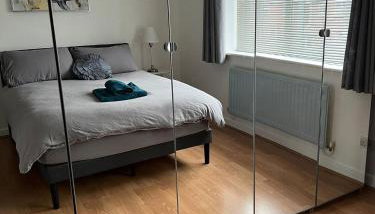 2-Bed Home with Parking, Near Airport, NEC & JLR - Foto 3