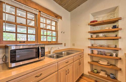 Hike and Relax Prescott Studio with Thumb Butte Views - Foto 16