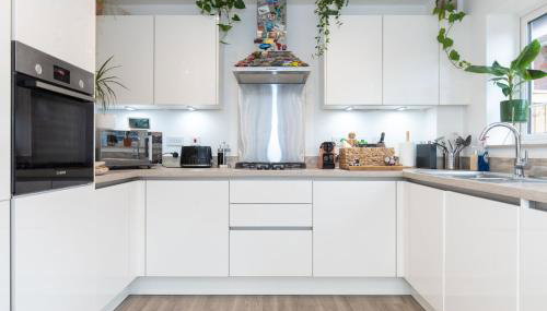 Sleeps 8, off-road parking for 3 cars, pet friendly, welcome hamper - Foto 2