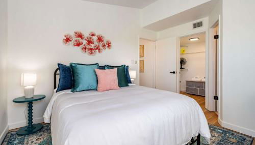 2BR Beach Getaway - Pool Gym Near Space Coast - Foto 4, wardrobe