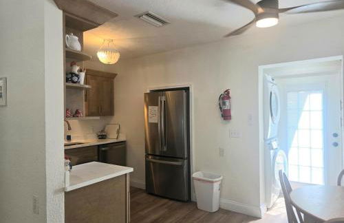 An Island Getaway at Palm Tree Villas - Photo 4