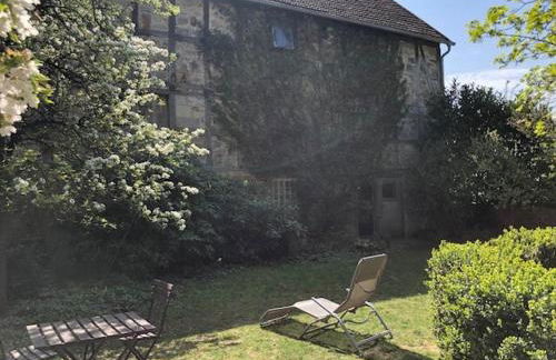 Pretty half-timbered cottage on romantic yard - Foto 5