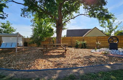 Gîte de charme 12 personnes près du Mans avec piscine chauffée - FR-1-410-381 - Photo 6
