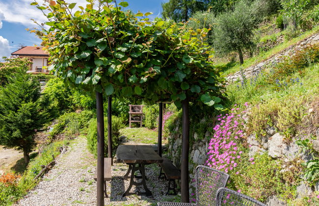 2 bedroom Apartment in Bellano with garden - Photo 27