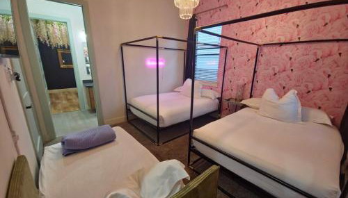 Houston's Downtown Bloom House - Spacious Floral Escape for Groups - Foto 2