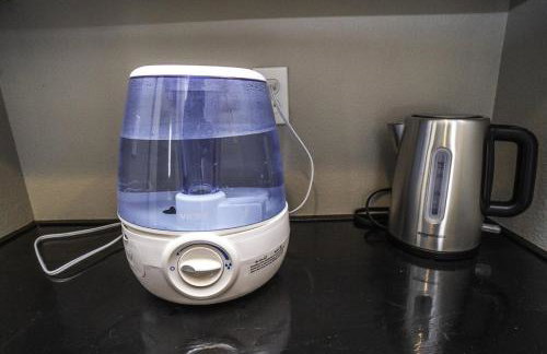 Viva Vegas Cozy 3BR Home Minutes from the Strip - Photo 7