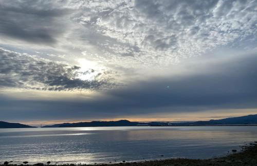 Modern 2 BR 2BA Biz Friendly Duplex with Fast Wi-Fi and Workspaces - Foto 26