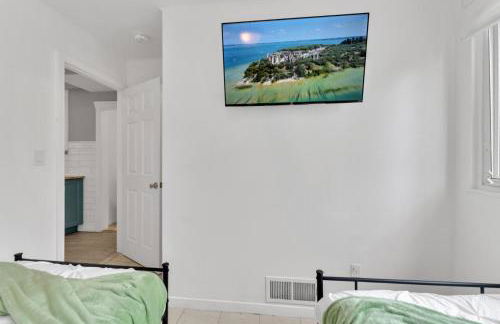 Fire and Fun Luxe Stay w Pool Hot Tub and Game Room - Foto 41