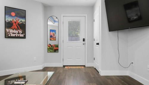 Groovy Getaway king suites, sleeps 8, dogs ok - Foto 4